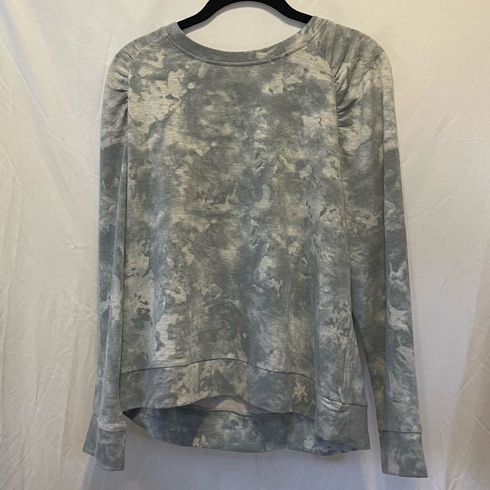 Long sleeve tee